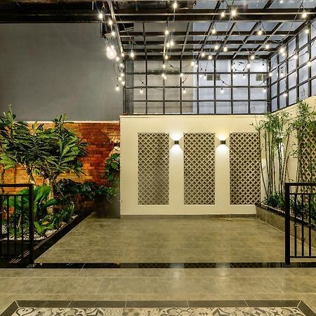 Cozrum Homes The Gallery Residence Хошимин Екстериор снимка