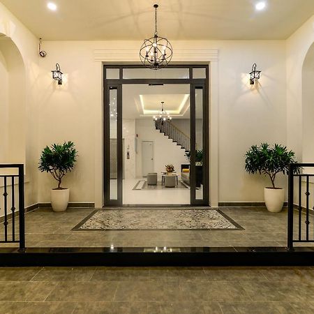 Cozrum Homes The Gallery Residence Хошимин Екстериор снимка
