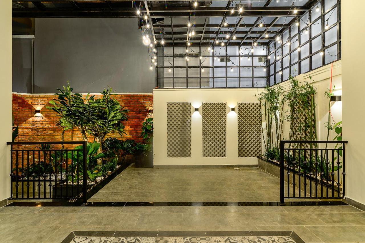 Cozrum Homes The Gallery Residence Хошимин Екстериор снимка