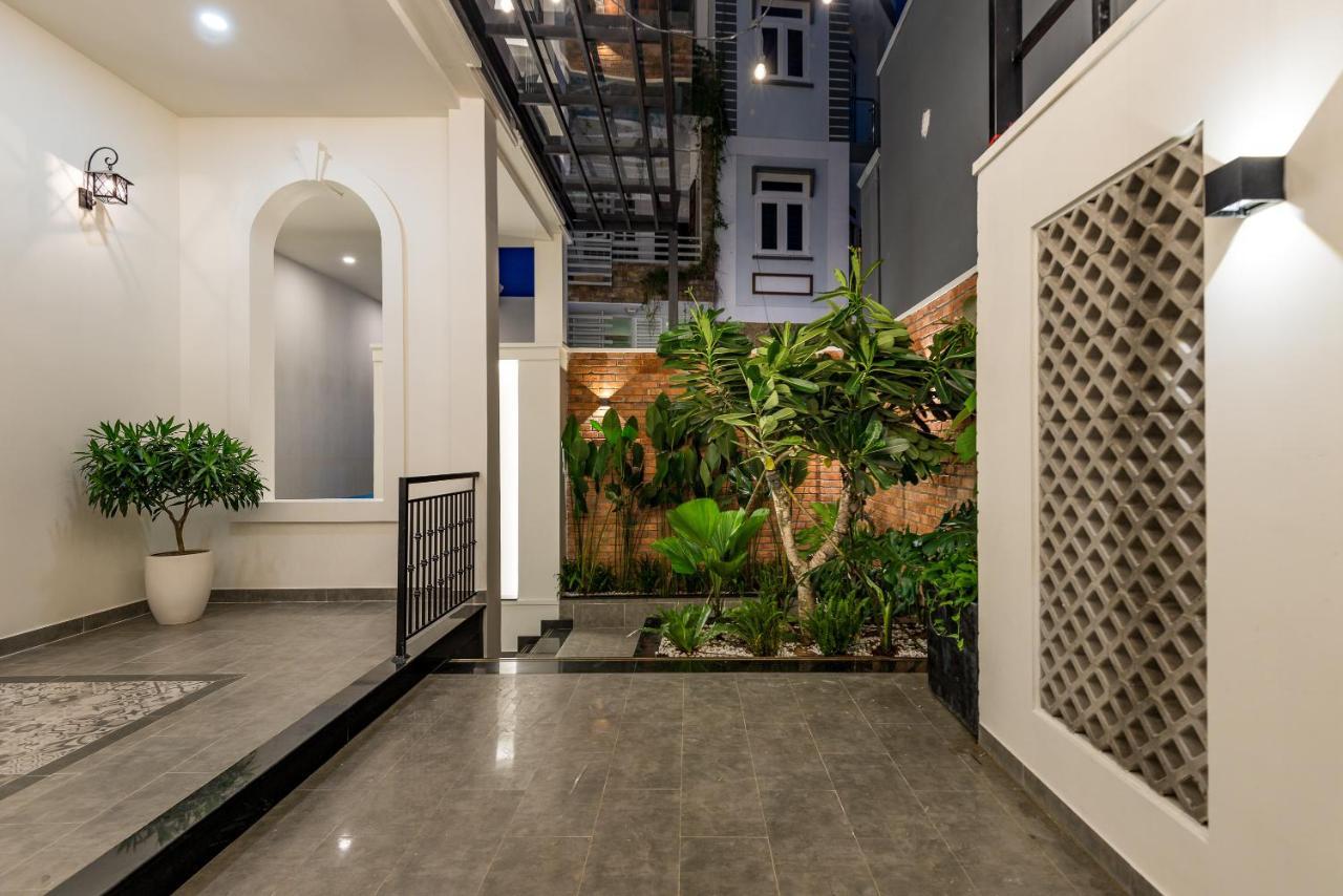 Cozrum Homes The Gallery Residence Хошимин Екстериор снимка