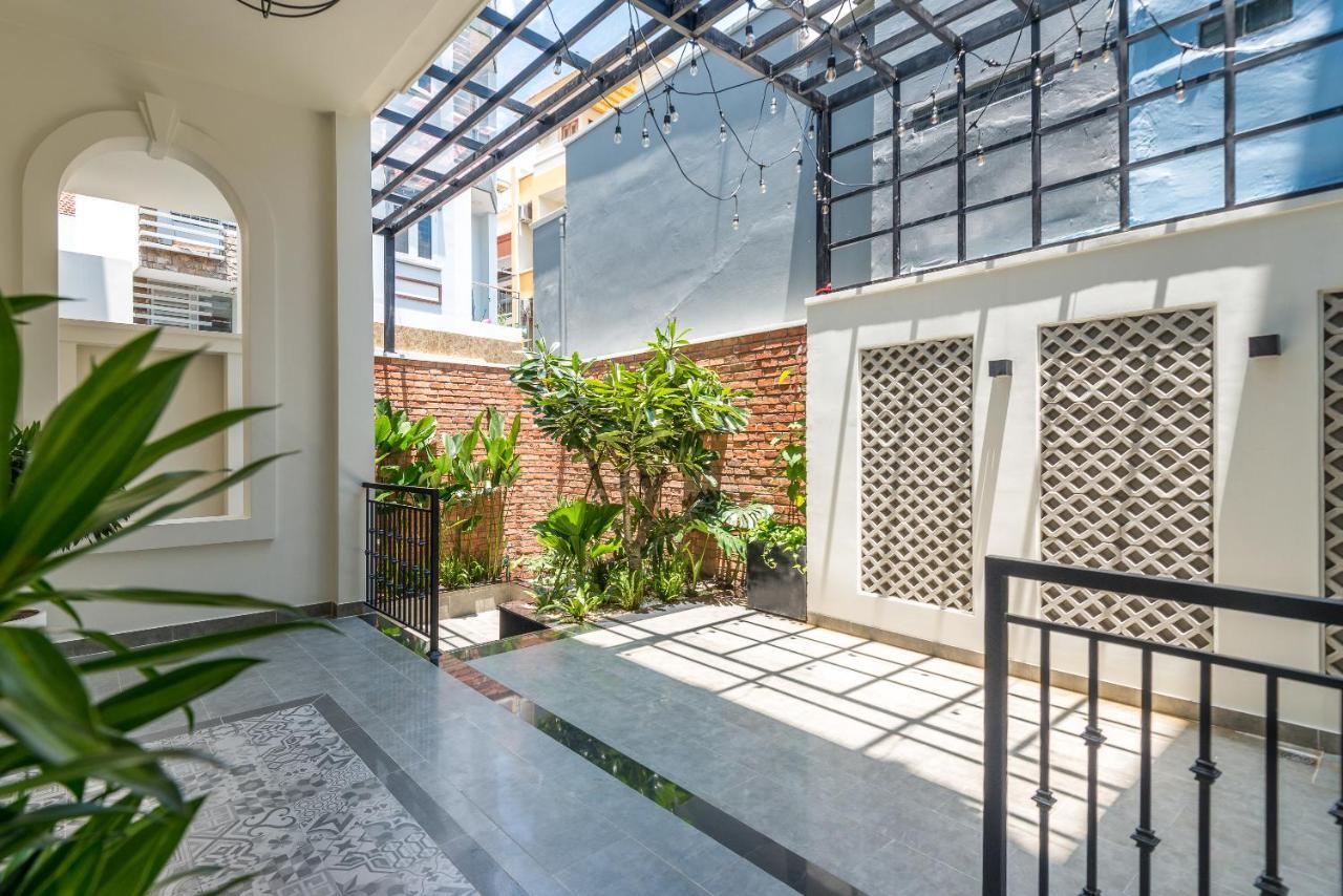 Cozrum Homes The Gallery Residence Хошимин Екстериор снимка